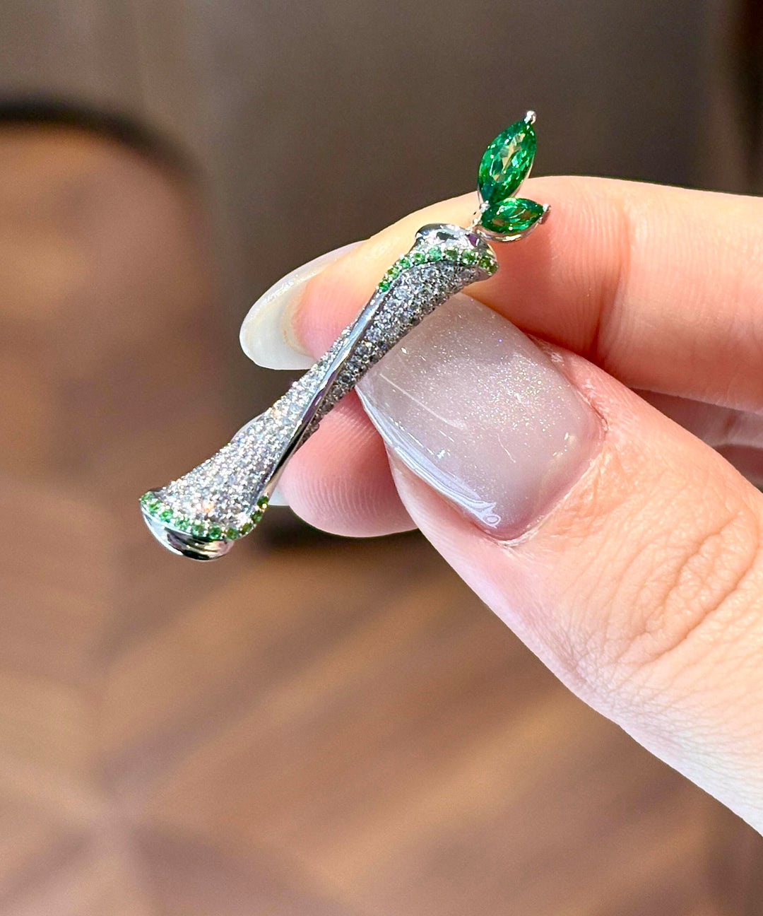 Vogue Green Alloy Zircon Dracaena Sanderiana Brooches