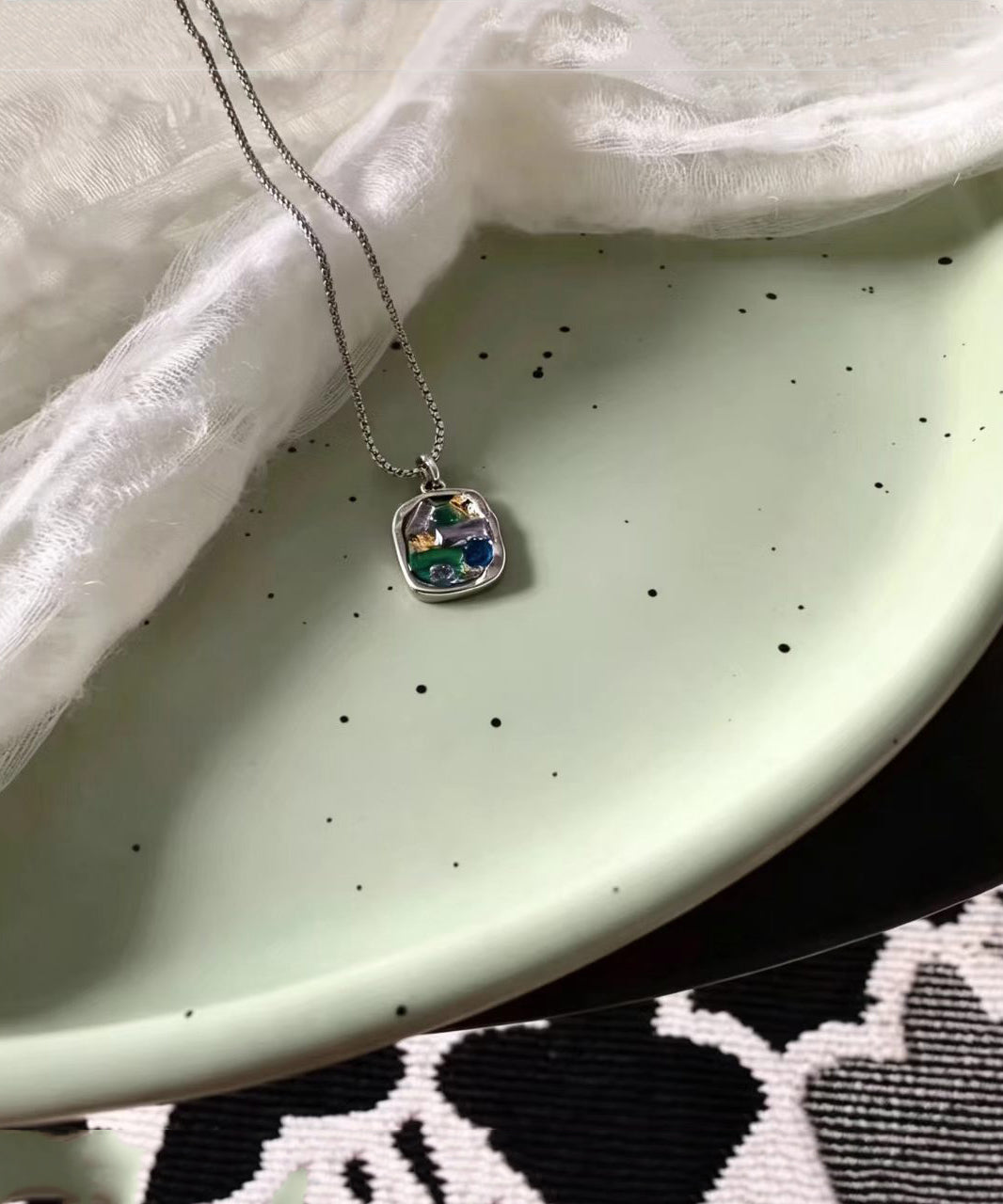 Vogue Multicolor Gold Foil Zircon Pendant Necklace