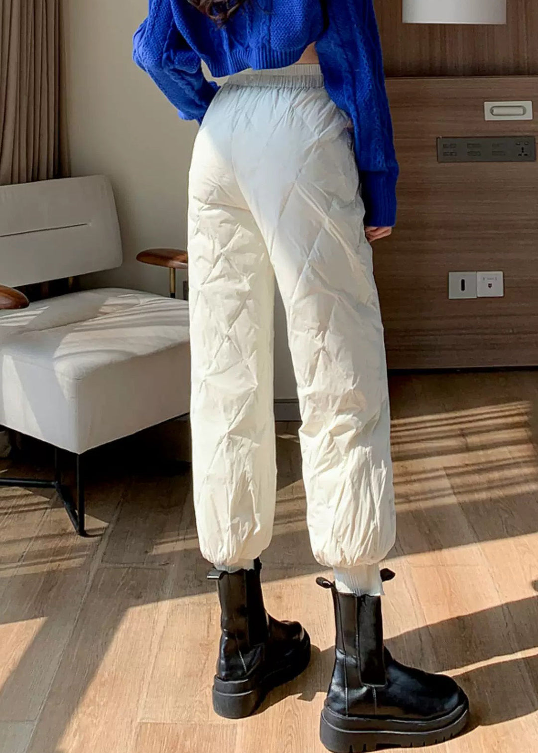 White Pockets Solid Fine Cotton Filled Crop Pants Elastic Waist