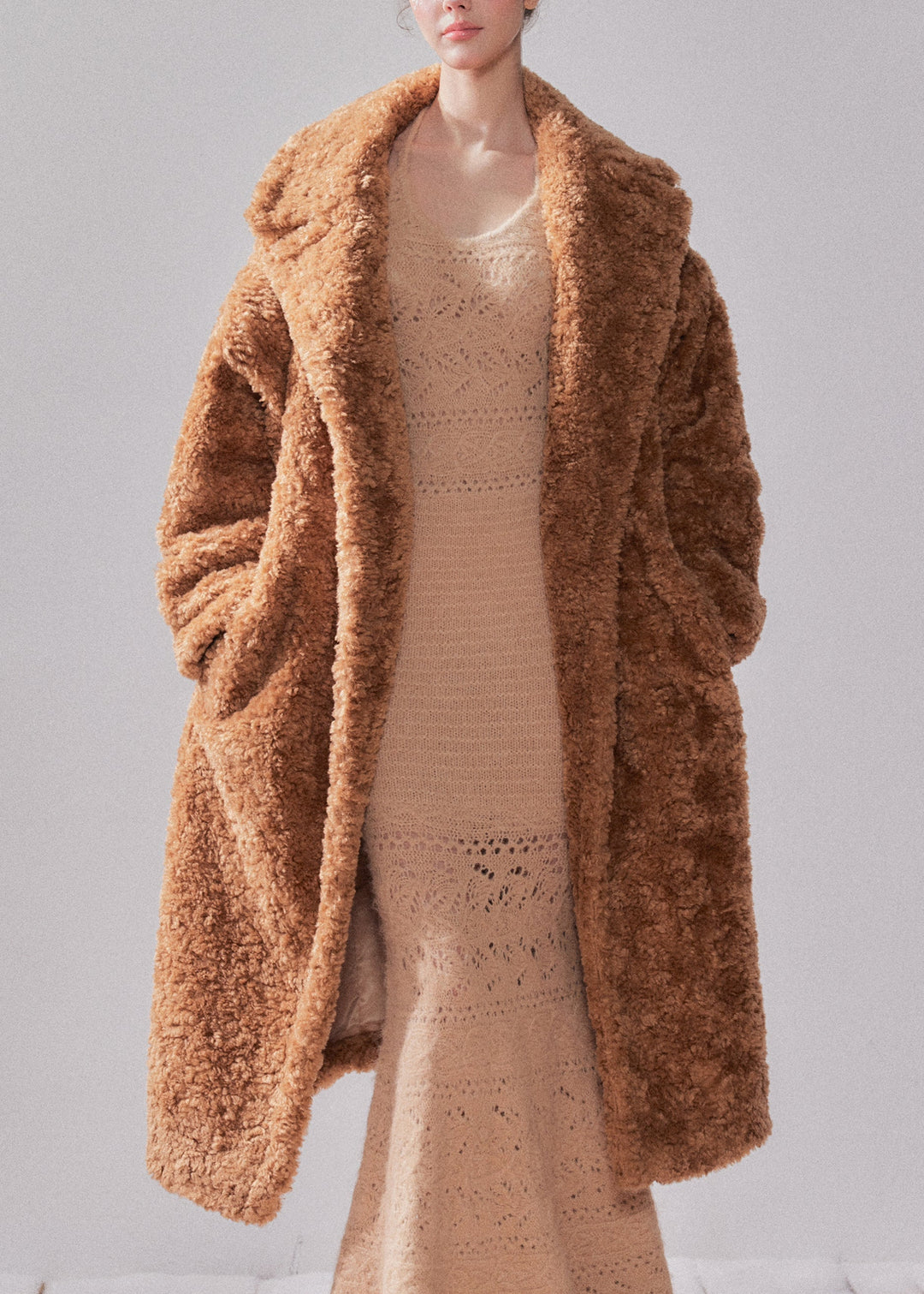 Women Beige Peter Pan Collar Pockets Faux Fur Long Coats Winter