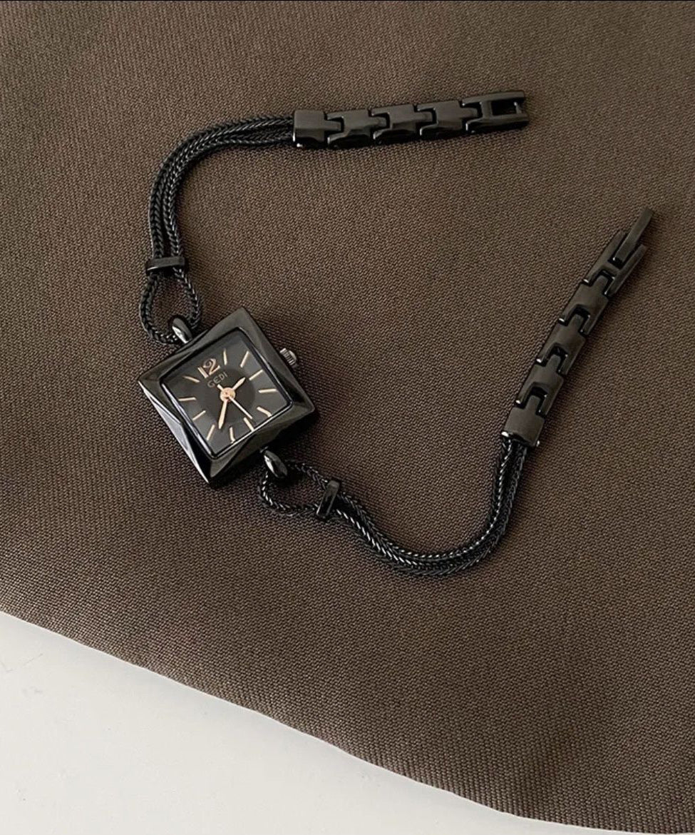 Women Black Alloy Chain Hardlex Crystal Square Watches