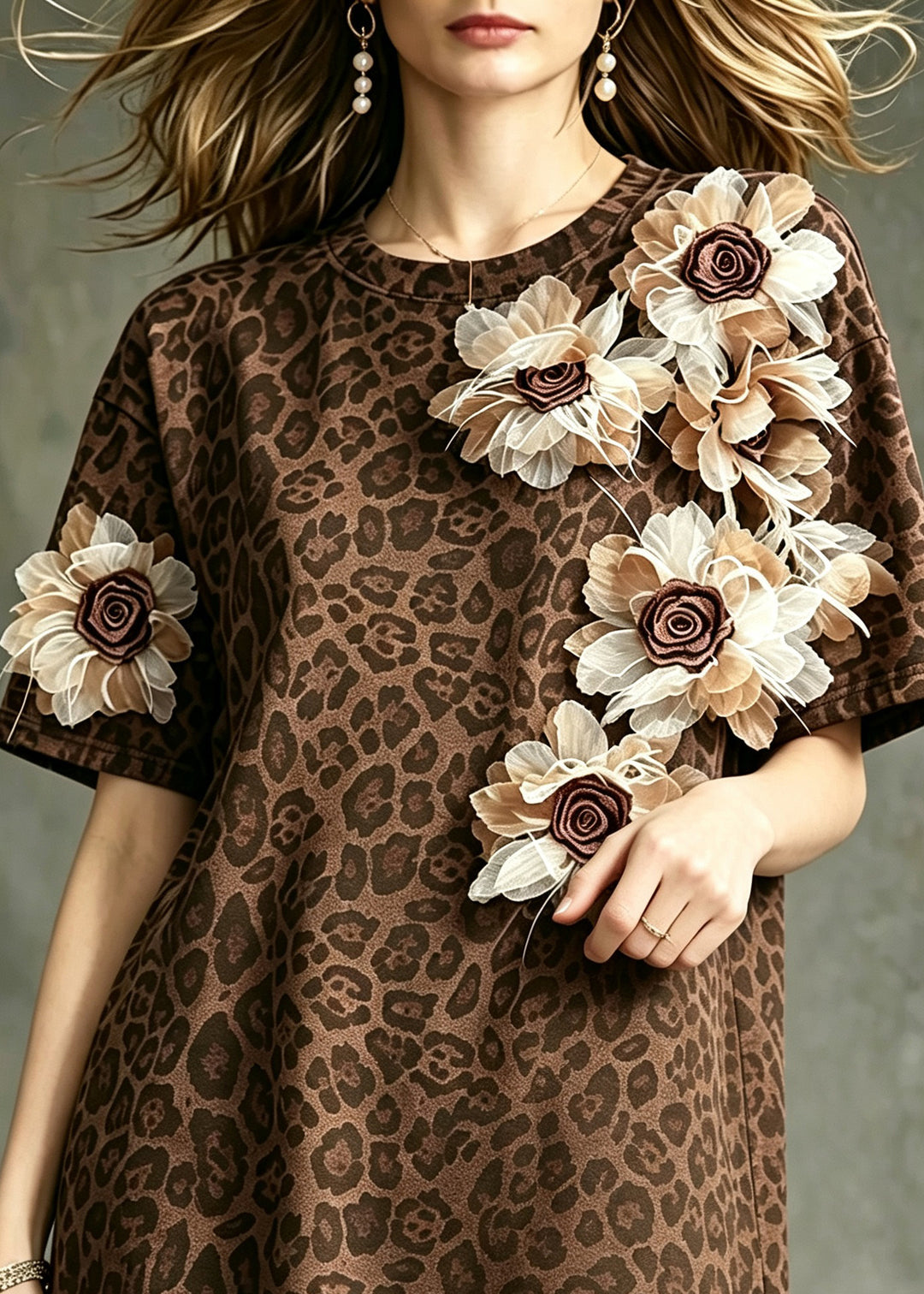 Women Brown Leopard O-Neck Stereoscopic Floral Top Fall