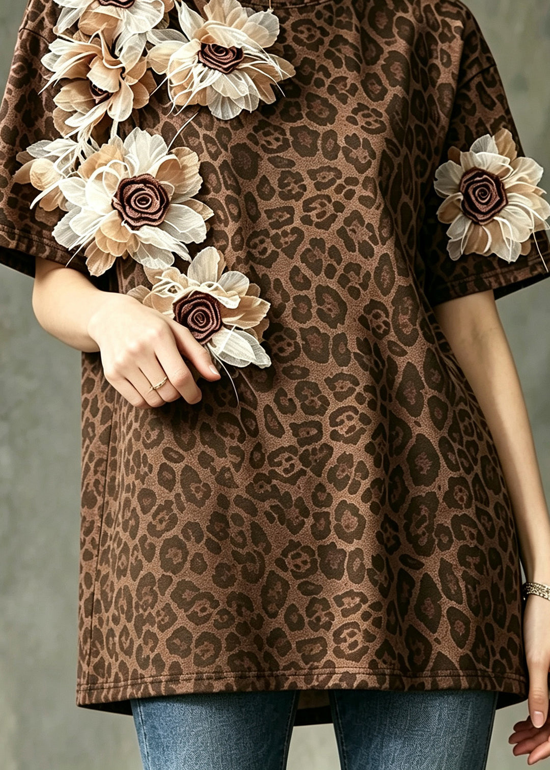Women Brown Leopard O-Neck Stereoscopic Floral Top Fall