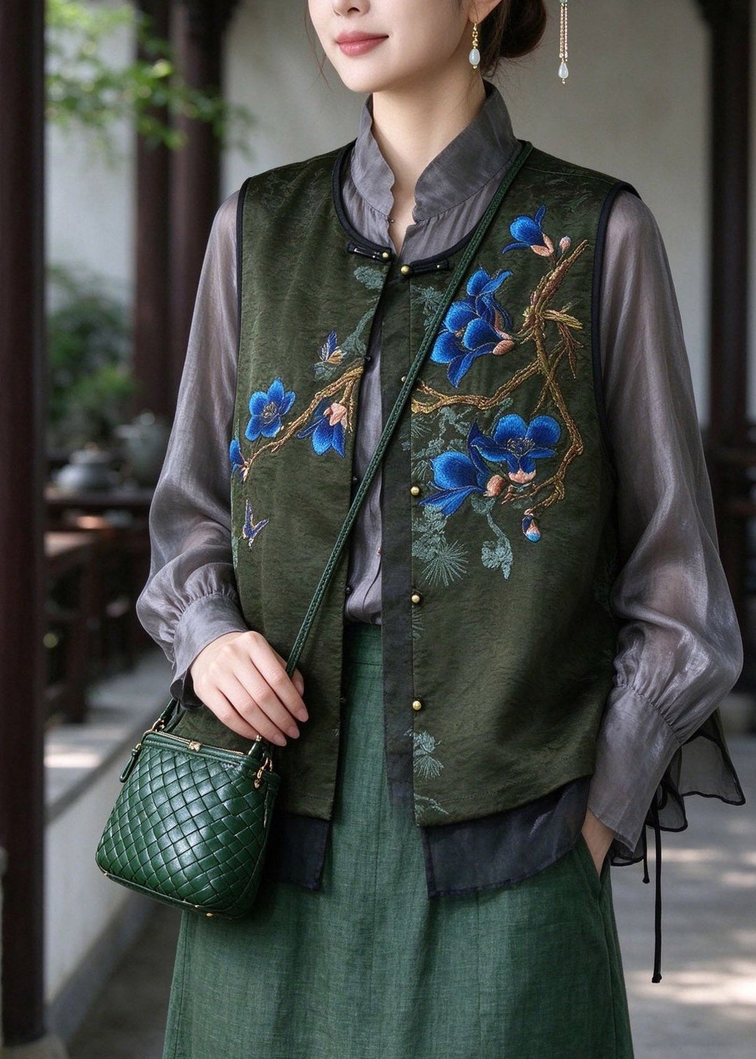 Women Coffee O-Neck Embroidered Silk Waistcoat Sleeveless