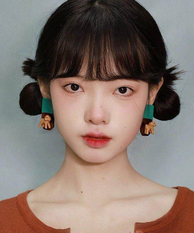 Women Colorblock Acrylic Resin Teddy Dog Stud Earrings