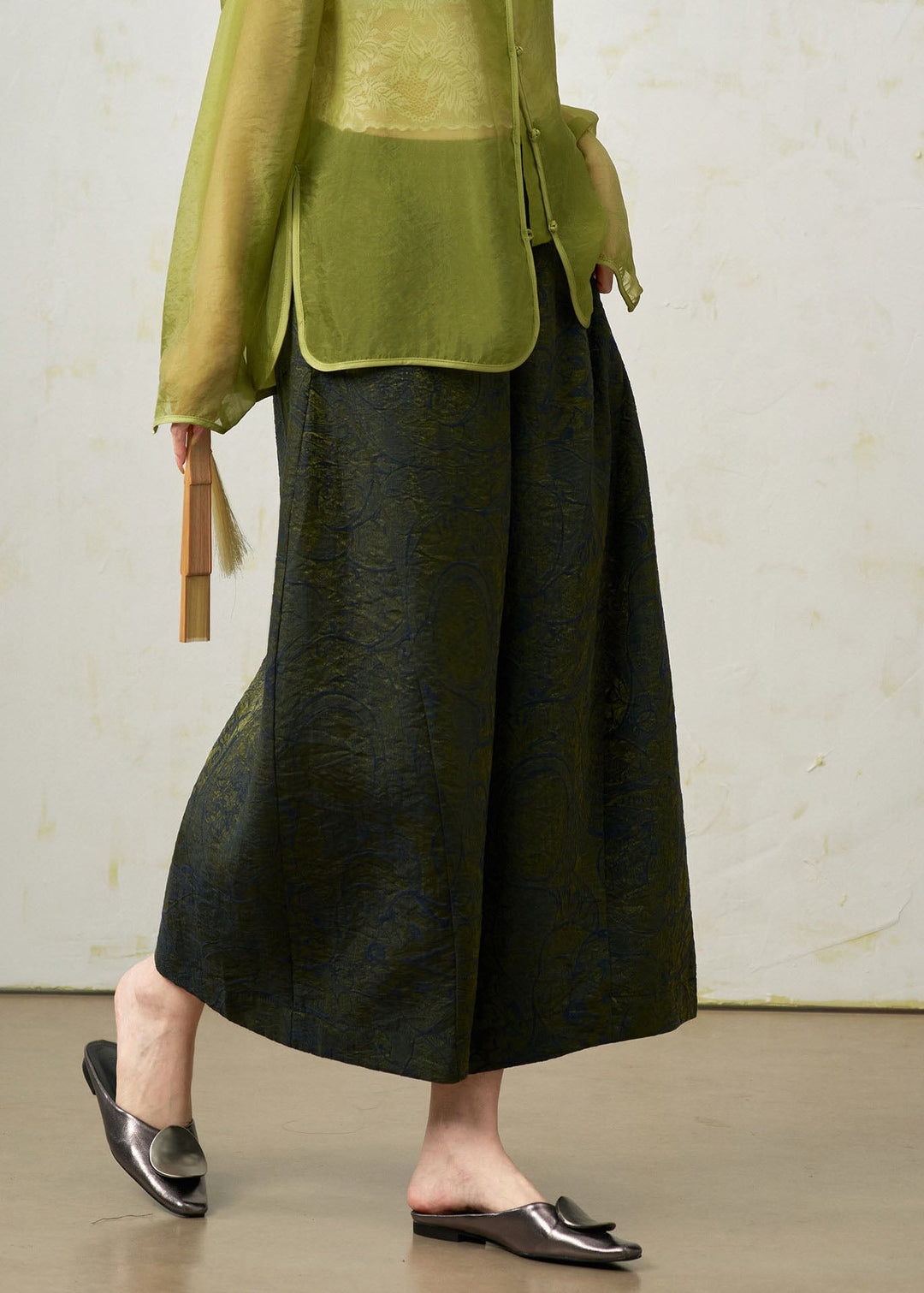 Women Green Oversized Jacquard Silk Crop Pants Fall