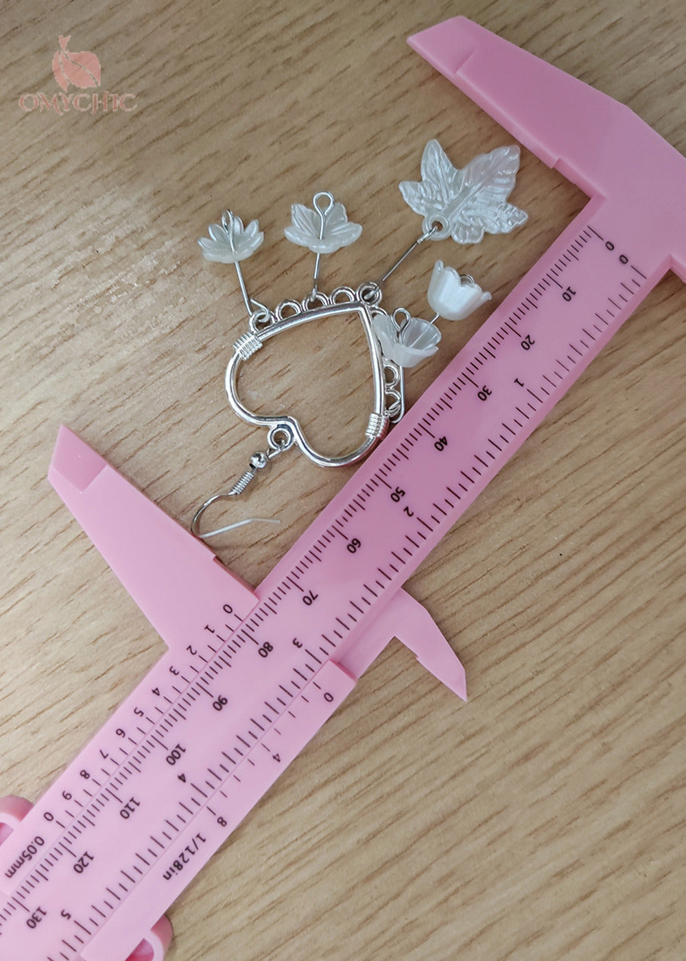 Women White Leaf Heart-shaped Tasseled Drop Earrings