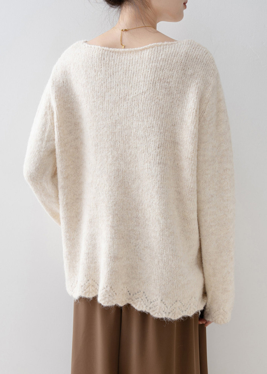 Women White V Neck Nail Bead Knit Pullover Spring