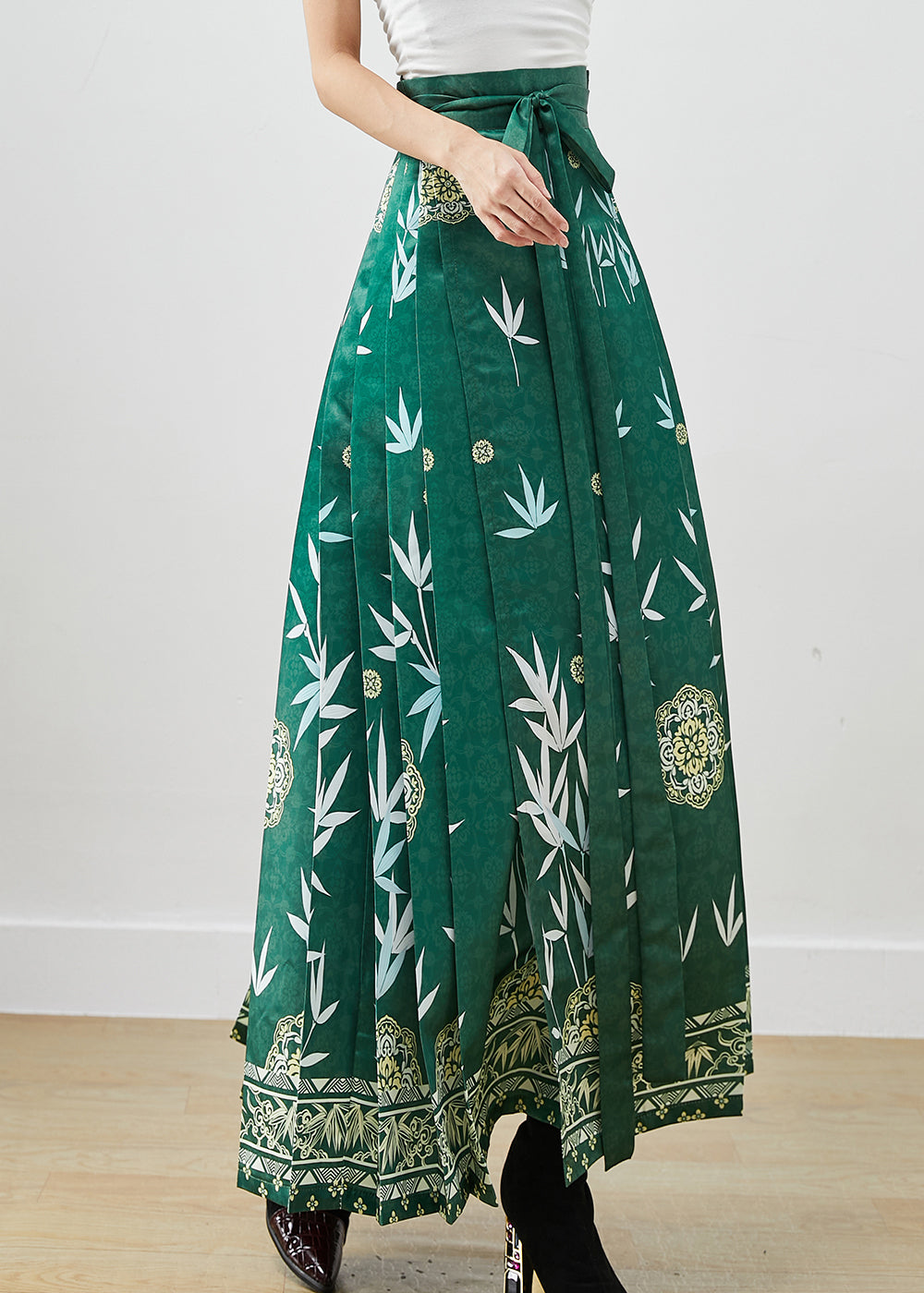 Beautiful Green Bamboo Leaf Print Exra Large Hem Silk Pleated Skirts Fall