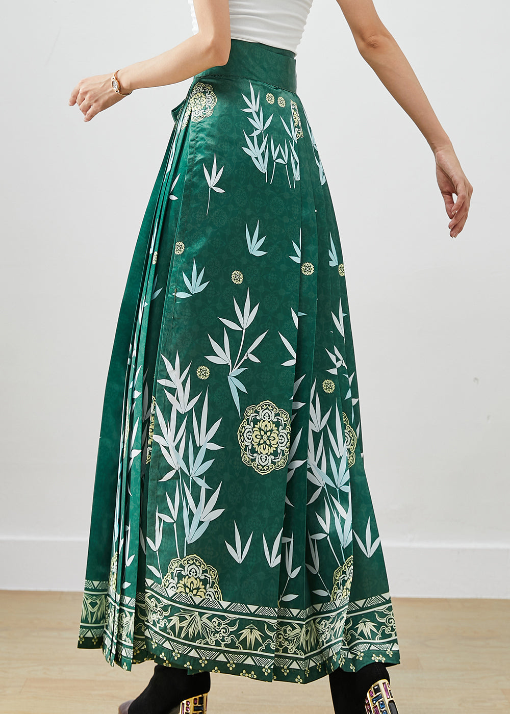 Beautiful Green Bamboo Leaf Print Exra Large Hem Silk Pleated Skirts Fall