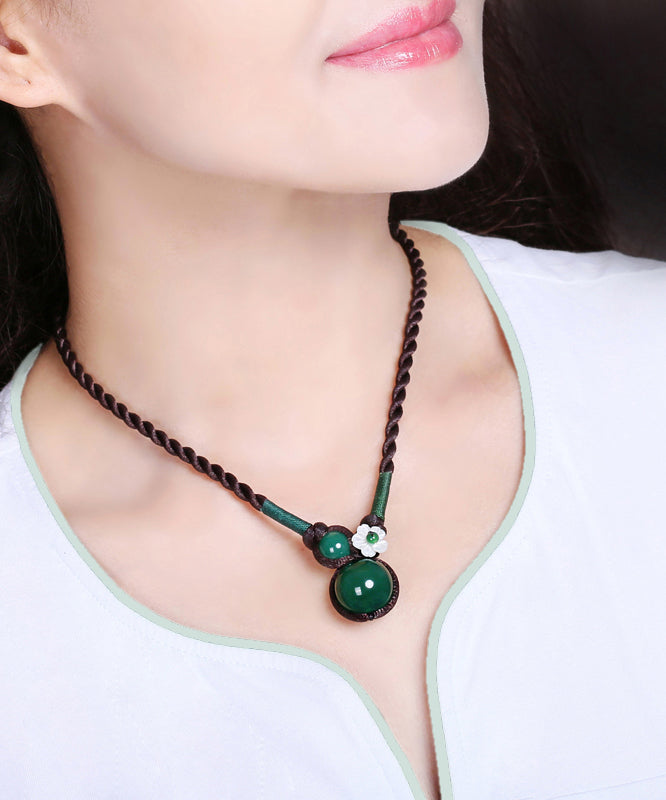Boutique Blackish Green Agate Shell Flower Pendant Necklace
