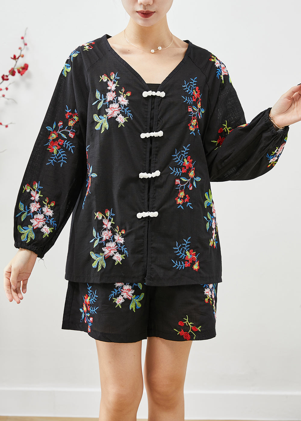 Elegant Black Embroideried Chinese Button Cotton Women Sets 2 Pieces Fall