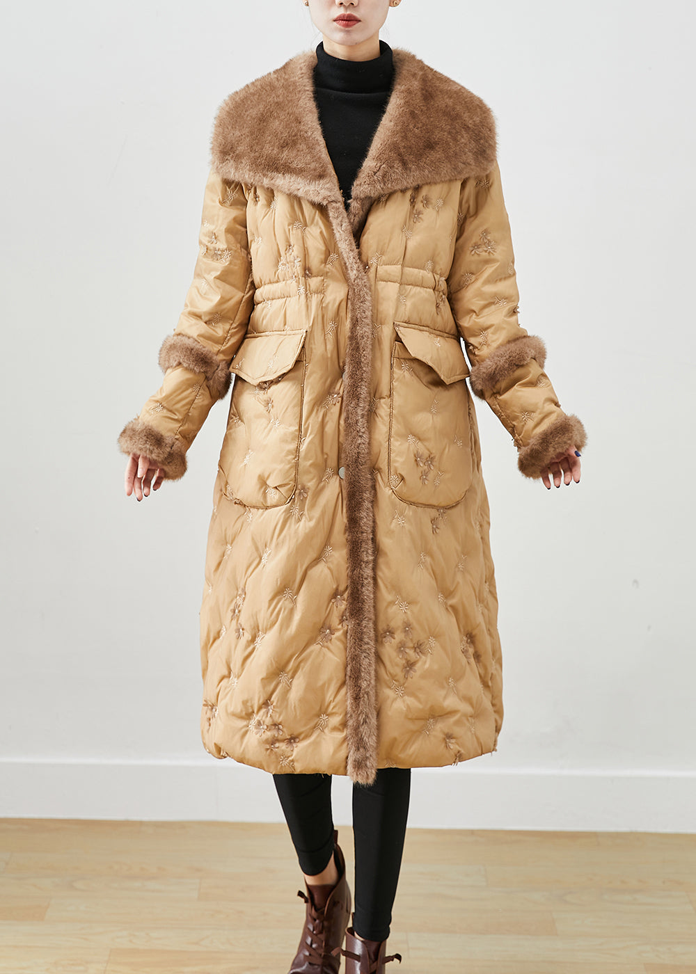 Fashion Khaki Embroideried Patchwork Mink Hair Duck Down Canada Goose Jacket Winter