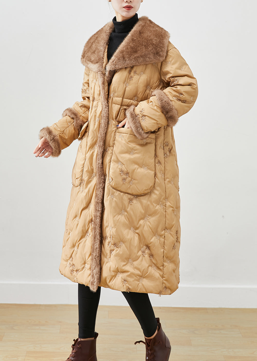 Fashion Khaki Embroideried Patchwork Mink Hair Duck Down Canada Goose Jacket Winter