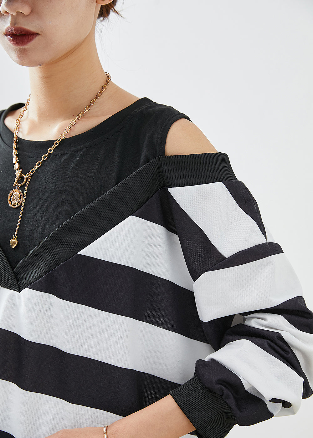 Fitted Black Cold Shoulder Patchwork Striped Cotton Sweatshirt Fall