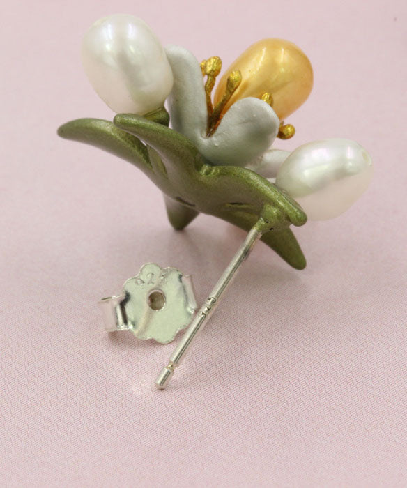 Handmade White Flower Metal Pearl Stud Earrings