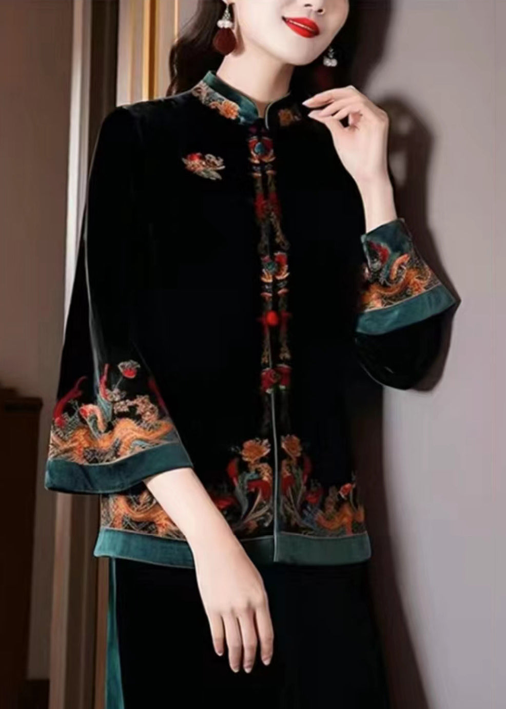 New Black Stand Collar Embroideried Button Silk Coats Fall