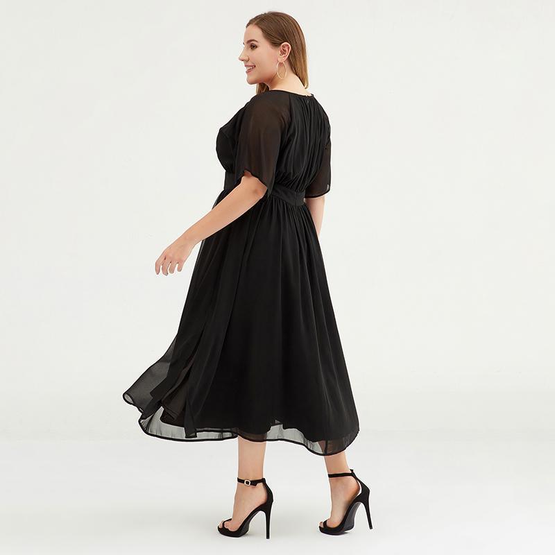 Plus Size Pure Color Chiffon Pleated Dress - Omychic