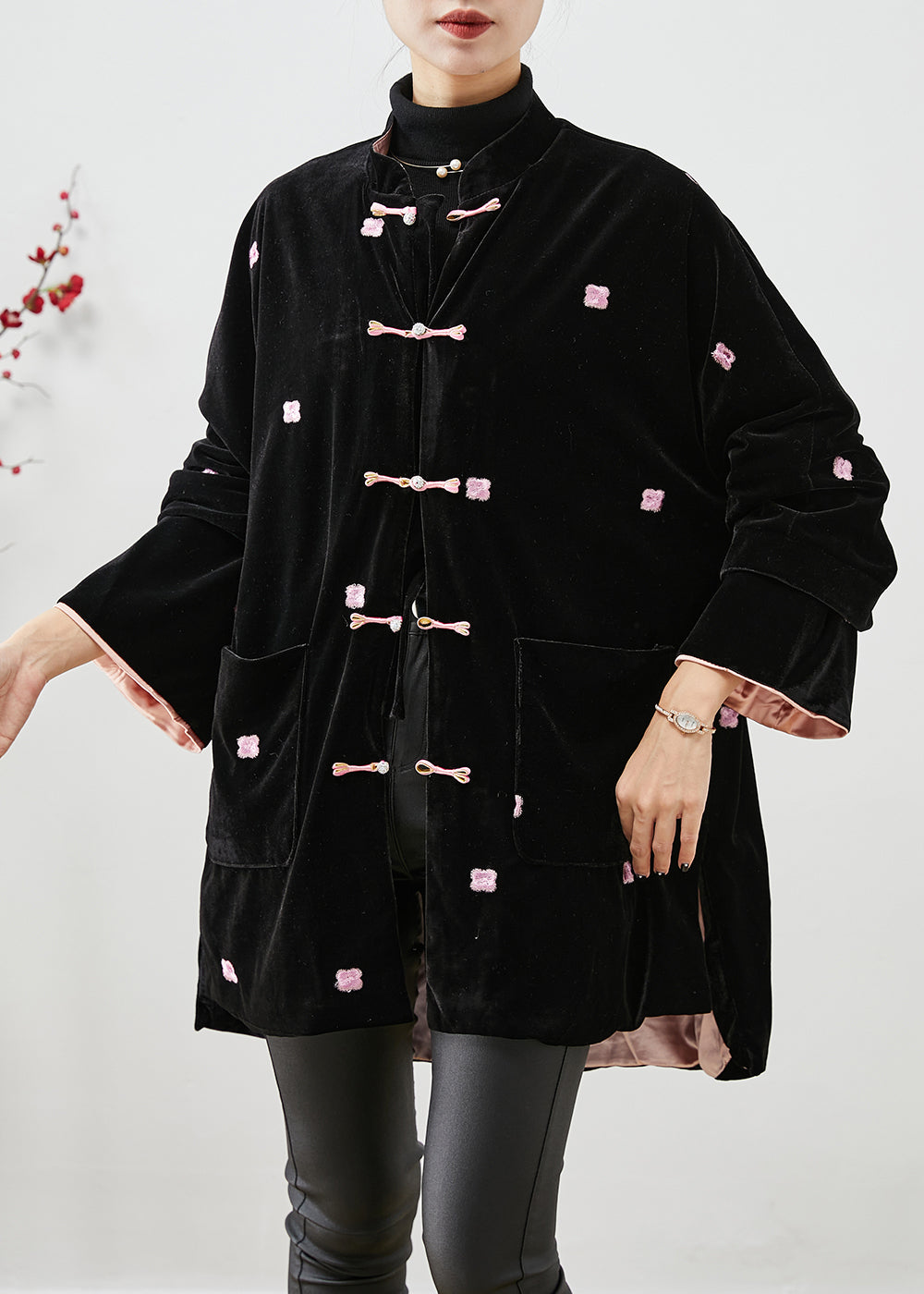 Unique Black Embroideried Chinese Button Silk Velour Coats Winter