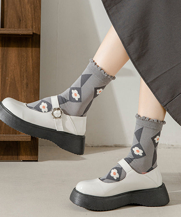 Versatile Autumn Women's Mid Calf Socks Cotton With Fashionable Flowers