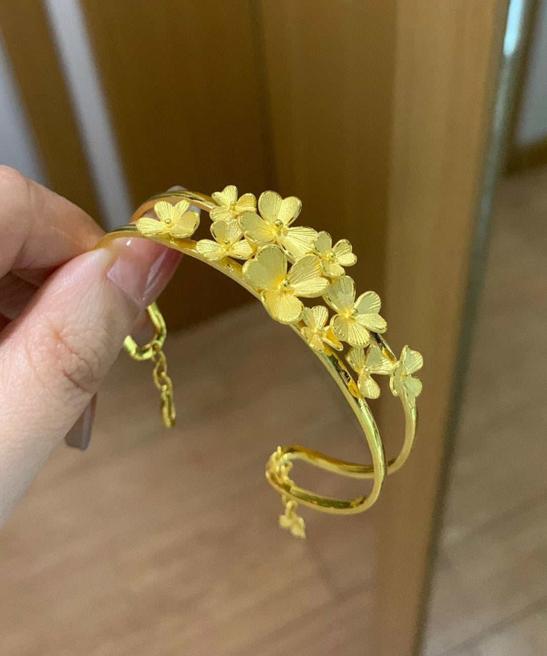 Vintage Gold Hollow Out Floral Cuff