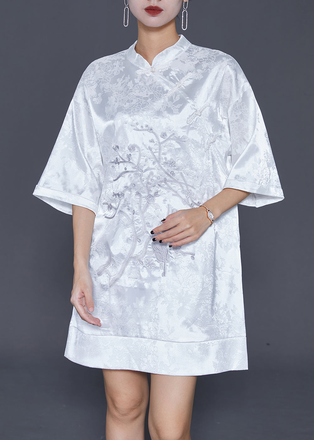 White Jacquard Silk Chinese Style Dress Embroideried Half Sleeve